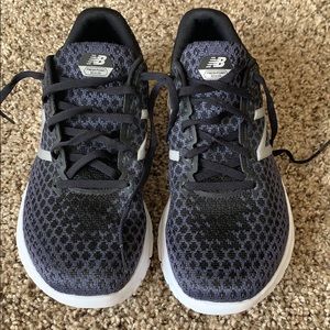 Like brand new men’s New Balance Beacon